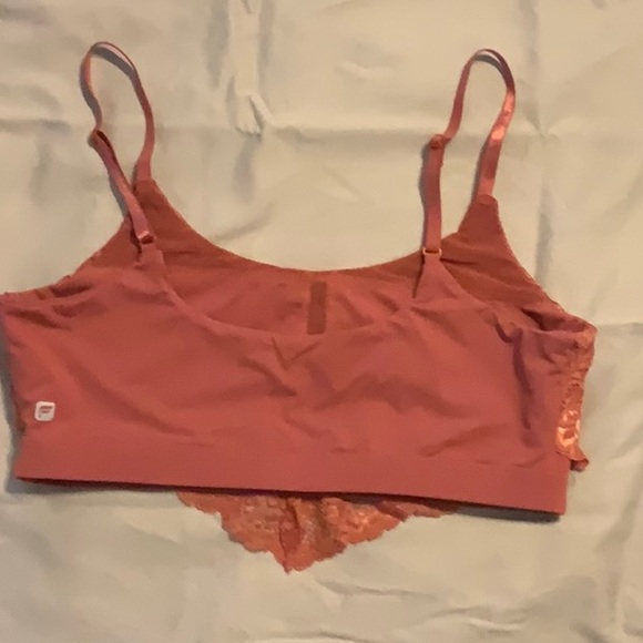 Fabletics Vicky Sports Bra - Picture 2 of 6
